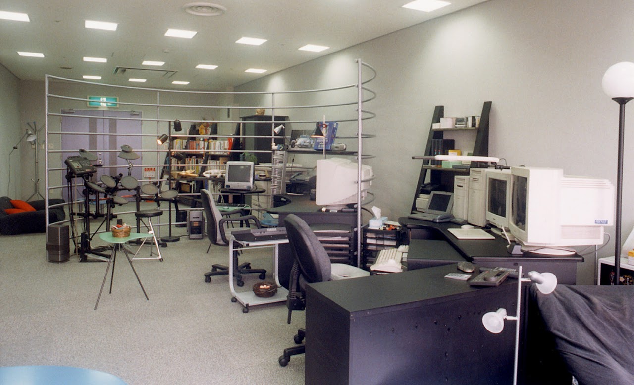 iMedio オフィス, 1999